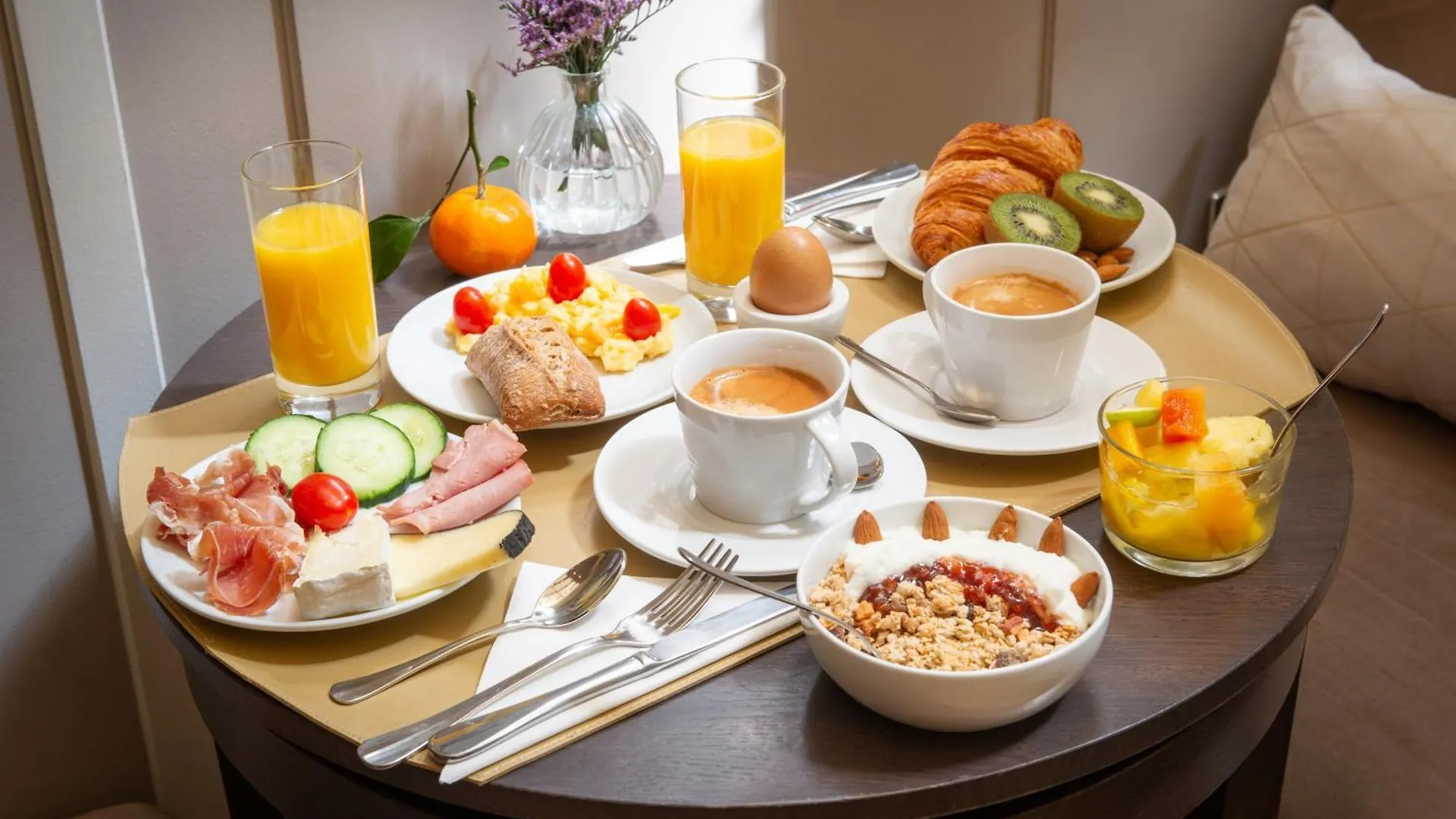 Hotel Galileo Champs Elysees 4*