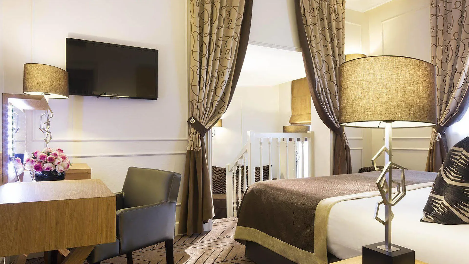 Hotel Galileo Champs Elysees 4*